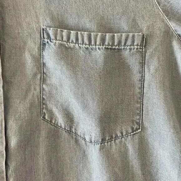 Forever 21 Contemporary Chambray Button Down  Soft Lyocell Lightweight M #1586 - Picture 8 of 11